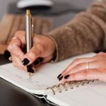 Manfaat Menulis Jurnal Harian Untuk Kesehatan Mental