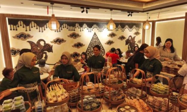 Jajanan Tradisional Kembali Menarik Perhatian Generasi Muda