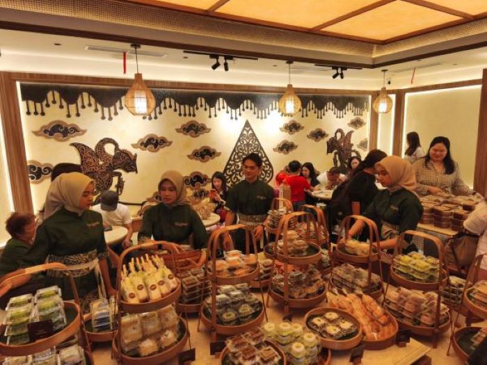 Jajanan Tradisional Kembali Menarik Perhatian Generasi Muda