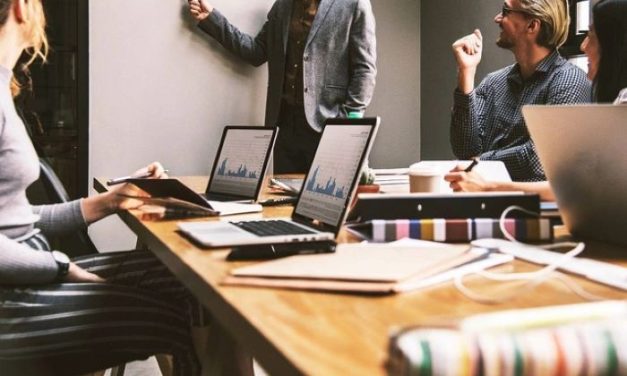 Dampak Teknologi Digital Dalam Kehidupan Sehari-Hari