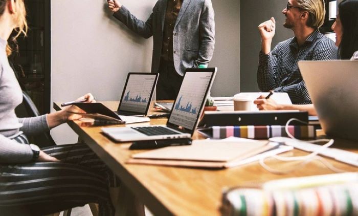 Dampak Teknologi Digital Dalam Kehidupan Sehari-Hari
